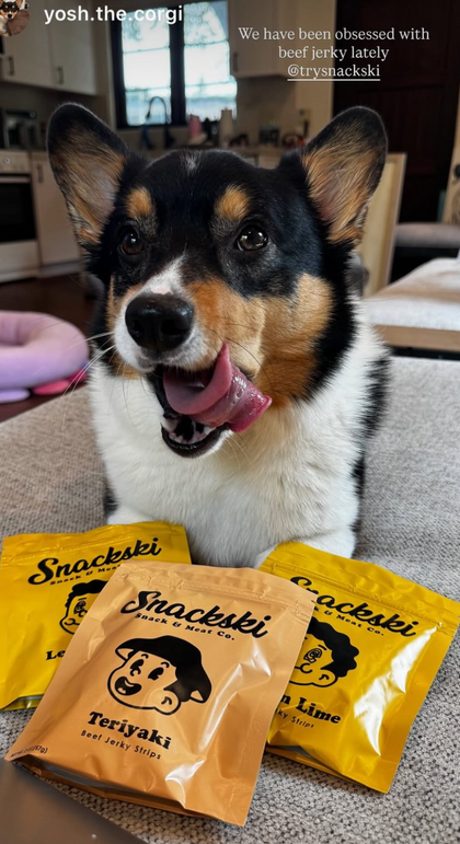 Snackski fans sharing snacks